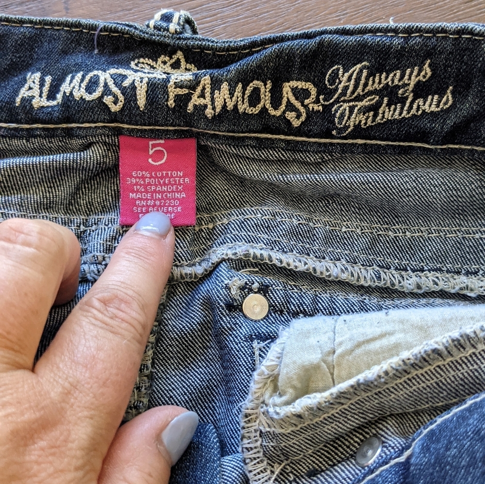 Almost Famous Crops 5 🔥 - Picture 6 of 10